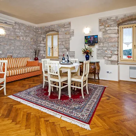 Гостьовий будинок La Carera Centro Storico 3*