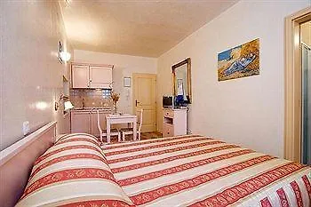 Konukevi La Carera Centro Storico 3*
